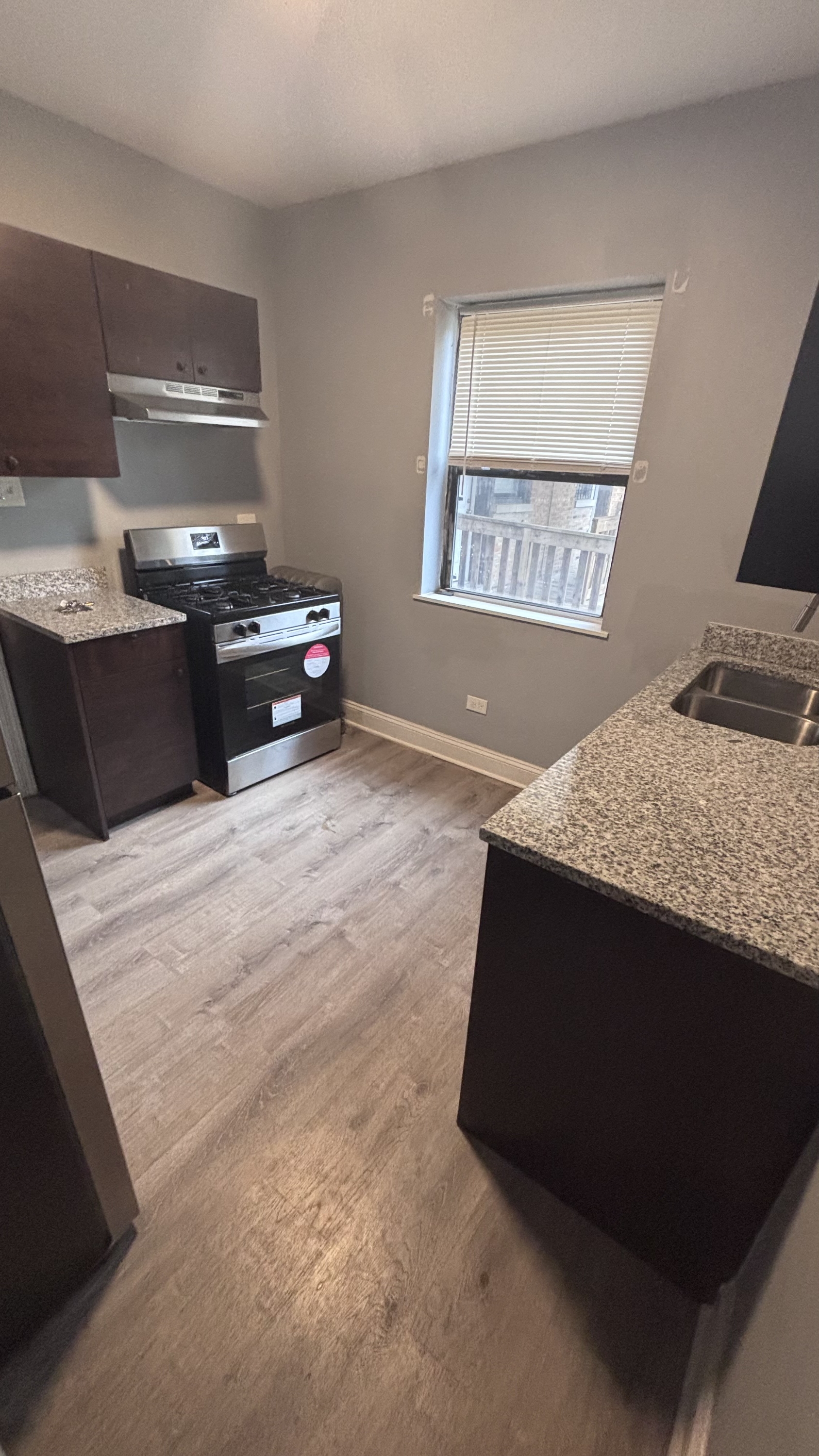 605 W 72nd St - 1