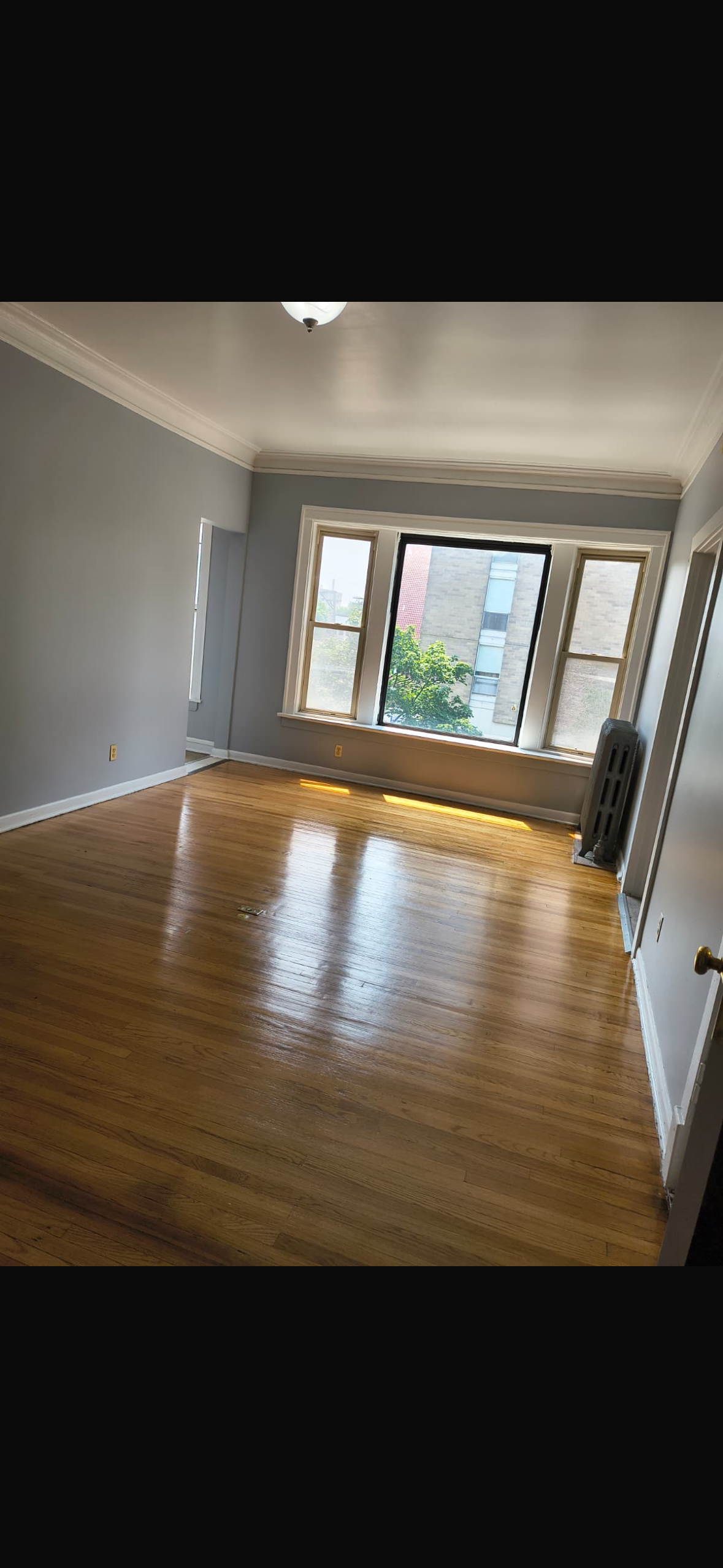4825 S King Drive- 2R